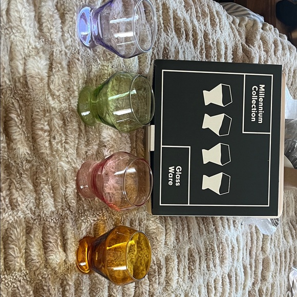 Glassware Set - Multicolor - Picture 1 of 7